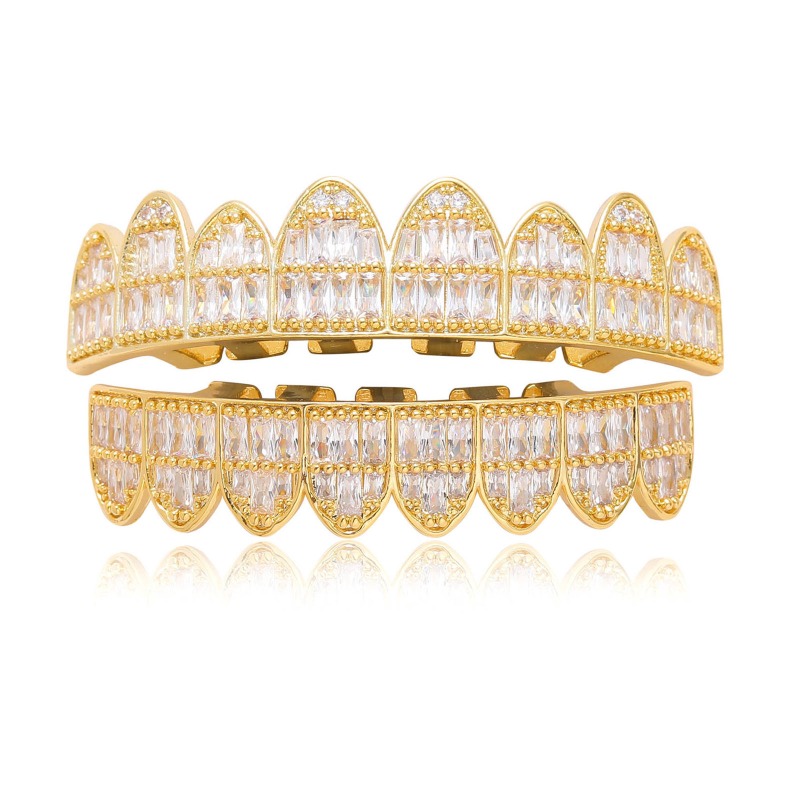 Body Jewelry Real Gold - مصاص دماء الذهب الحقيقي مطلي الأسنان