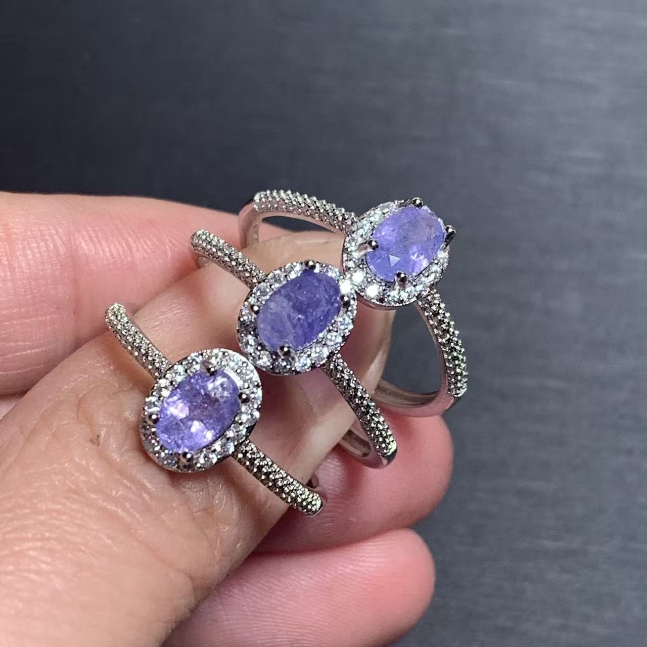 خاتم التانزانيت الطبيعي القابل - مراجعة Body Jewelry High Quality وسعره